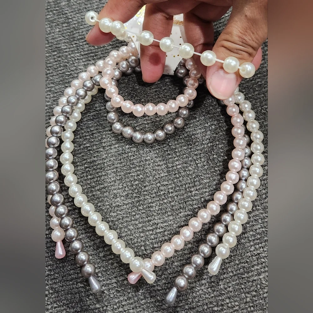 NWT Set of 6 Faux Pearl Headbands And Stretchy Bracelets Set For Young Girls